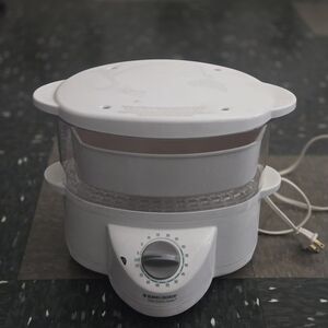 Black & Decker White Countertop Electric Food Steamer